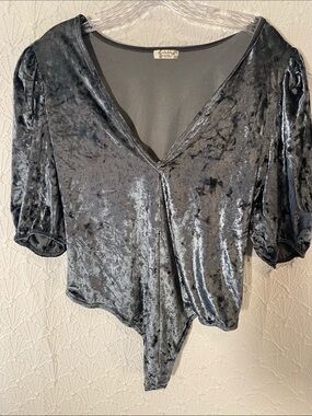 Free People Don’t you wish style Velvet V-Neck Bodysuit - Gray Size medium
